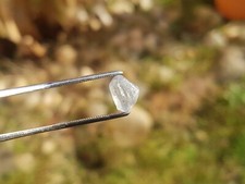 Saphir bleu brut de Madagascar