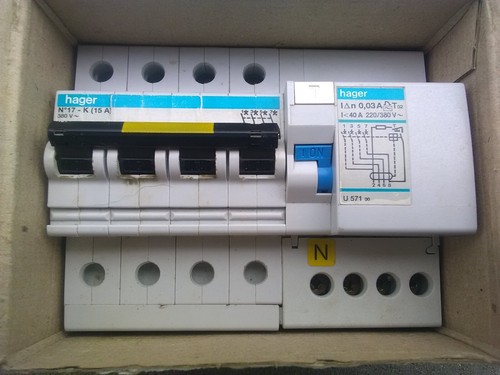 Disjoncteur poles u15 15 - 4,