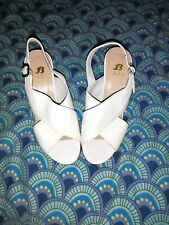 Sandales  blanches  talons hauts  femme  38 de chez Bata, dessus intérieur cuir.