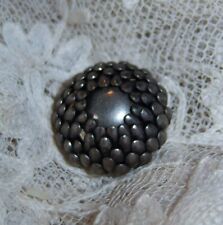 B226  BOUTON métal argenté ciselé bombé diametre 16 mm