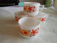 4  tasses à café vintage Arcopal France motif floral orange et rouge