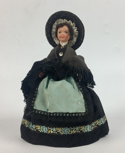 Ancienne poupee souvenir le - ancienne,