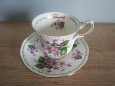 Tasse avec sous tasse  QUEEN'S Rosina China CoLtd  Mois de Février February