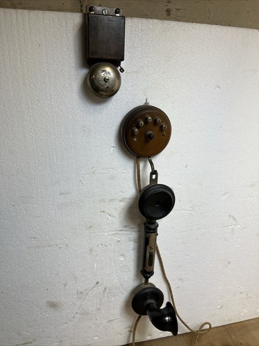 Telephone ancien murale - ancien,