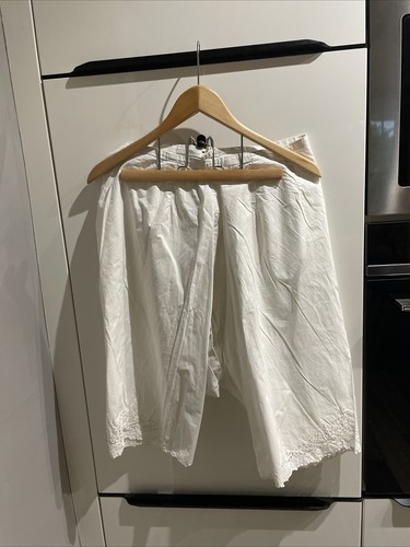 Ancienne culotte fendue
