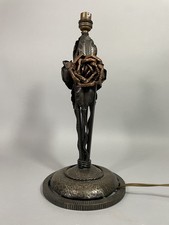 Important pied de lampe en fer