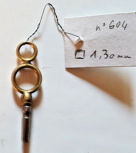 Clé remontoir pour montre - , à