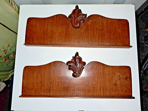 Paire anciens frontons bois - paire,