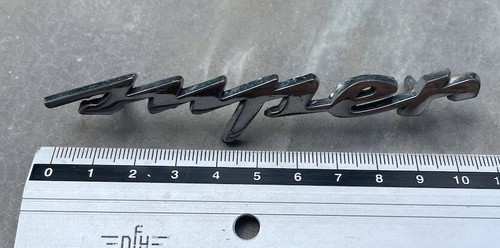 Ancien monogramme chromé