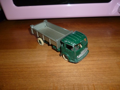 Dinky toys 33b simca cargo - 33b,
