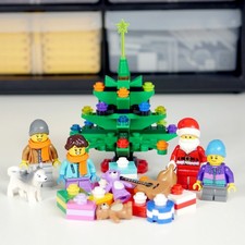 LEGO Winter Holiday - Set of 4 Lego Minifigures + Christmas Tree (30576) - Used
