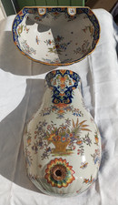 Ancienne fontaine en faience de Rouen