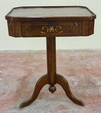 TABLE DE COUTURE AVEC TIROIR