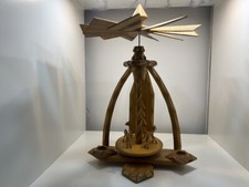 Figurine pyramide de Noël 27