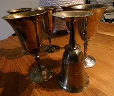 Lot de 6 grands verres a Pied