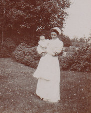 RARE BEBE et sa NURSE NOURRICE