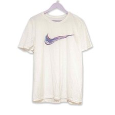 T-Shirt Nike Blanc Avec Swoosh