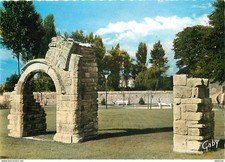 50 - Valognes - Le Jardin Public et l'Arche de l'Ancien Prieuré du Ham - Carte N