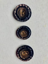 3 Boutons en verre pressé or