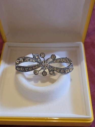 Broche fantaisie nœud