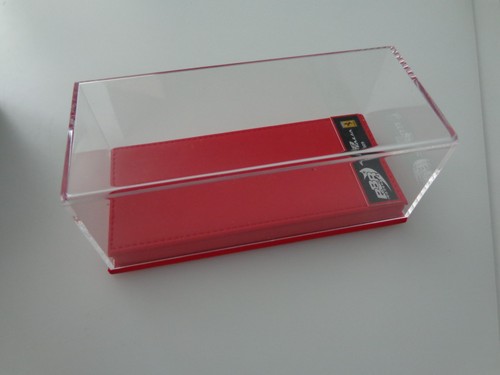 Defects plexi boîte - defects, socle