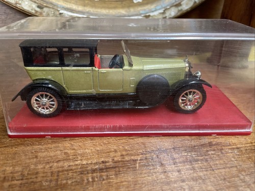 Ancienne voiture miniature - ancienne,