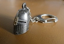 Porte clé métal Casque Heaume Chevalier Croisé Armure Moyen Age Croisade.