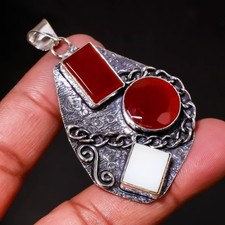 Pendentif bijou ancien fait