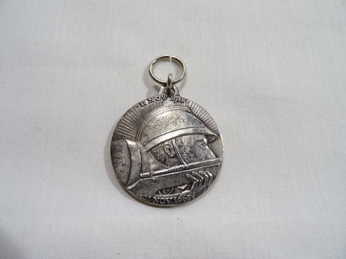 Medaille hommage poilu - en,
