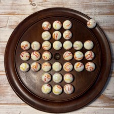 JEU DE SOCIÉTÉ SOLITAIRE EN