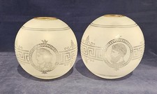 Paire de globes Baccarat