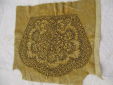 Dessus brodé main de perles