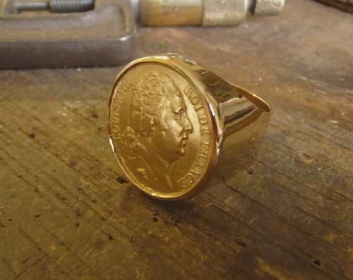 Chevalière ronde avec - chevalière,