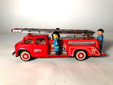 Camion de pompier en tôle à