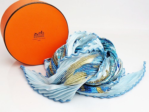 Authentique foulard plissé