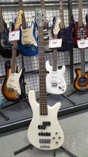 Guitare basse électrique