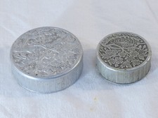 Lot de deux petites Boites a