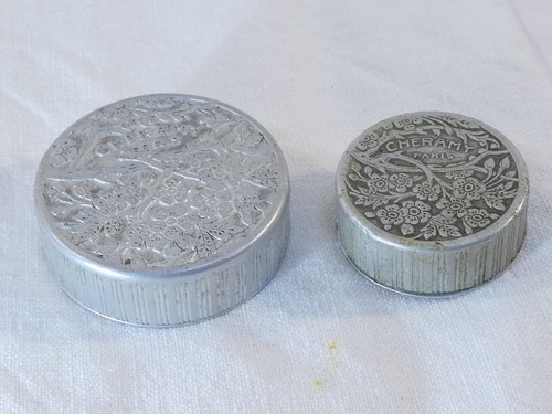 Lot deux petites boites a - de,