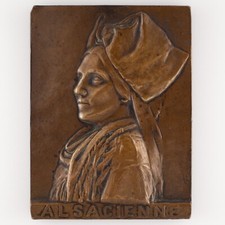Plaquette l'Alsacienne - Coiffes régionales - Signée par Ernesta Robert-Mérignac