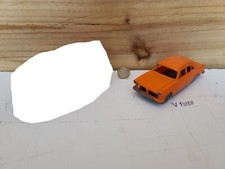 (23) très jolie petite