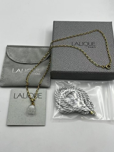 Collier pendentif fleur