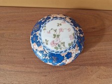 Bonbonnière en porcelaine