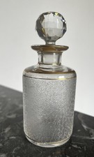 Joli Flacon En Cristal Dégagé À L’acide De Saint-Louis Avec Dorures. 12 Cm
