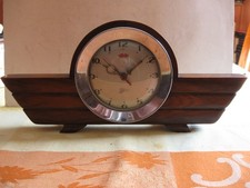 réveille ancien mécanique ,bois et métal made in Shanghai ,logo train,