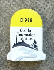 borne kilometrique Tourmalet (ouVentoux Alpes d Huez..cadeaux cyclisme nombreux)