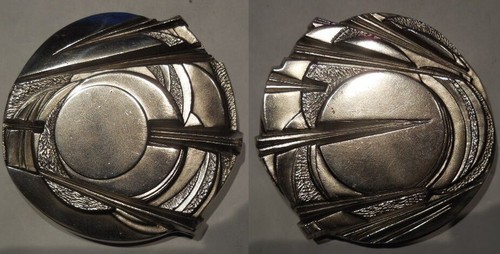 Immense sculpture médaille - sculpture, en