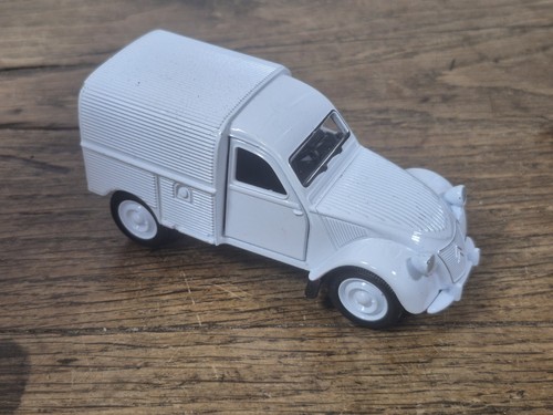 Voiture miniature citroën 2cv - miniature,
