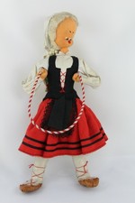 Ancienne POUPÉE DE FEUTRE