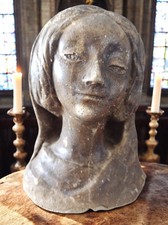  Buste en pierre sculptée style médiéval/gothique - Patine authentique