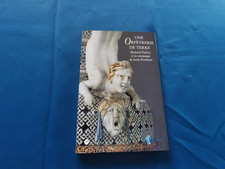 Une orfèvrerie terre - une, de
